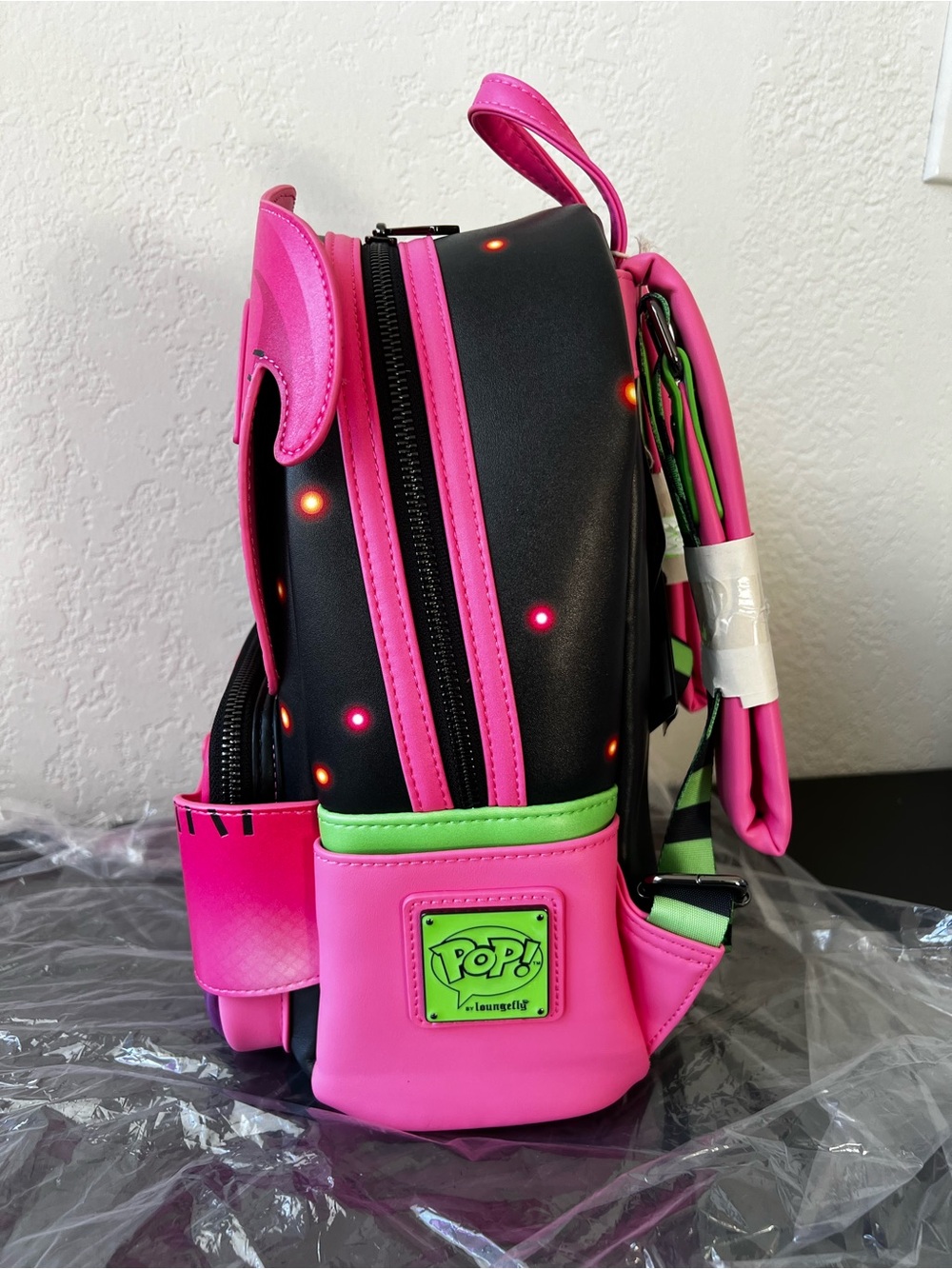 Loungefly NBC Oogie Boogie Pink Neon Backpack & Coin Pouch NWT *NYCC EXCLUSIVE!* - Picture 4 of 11